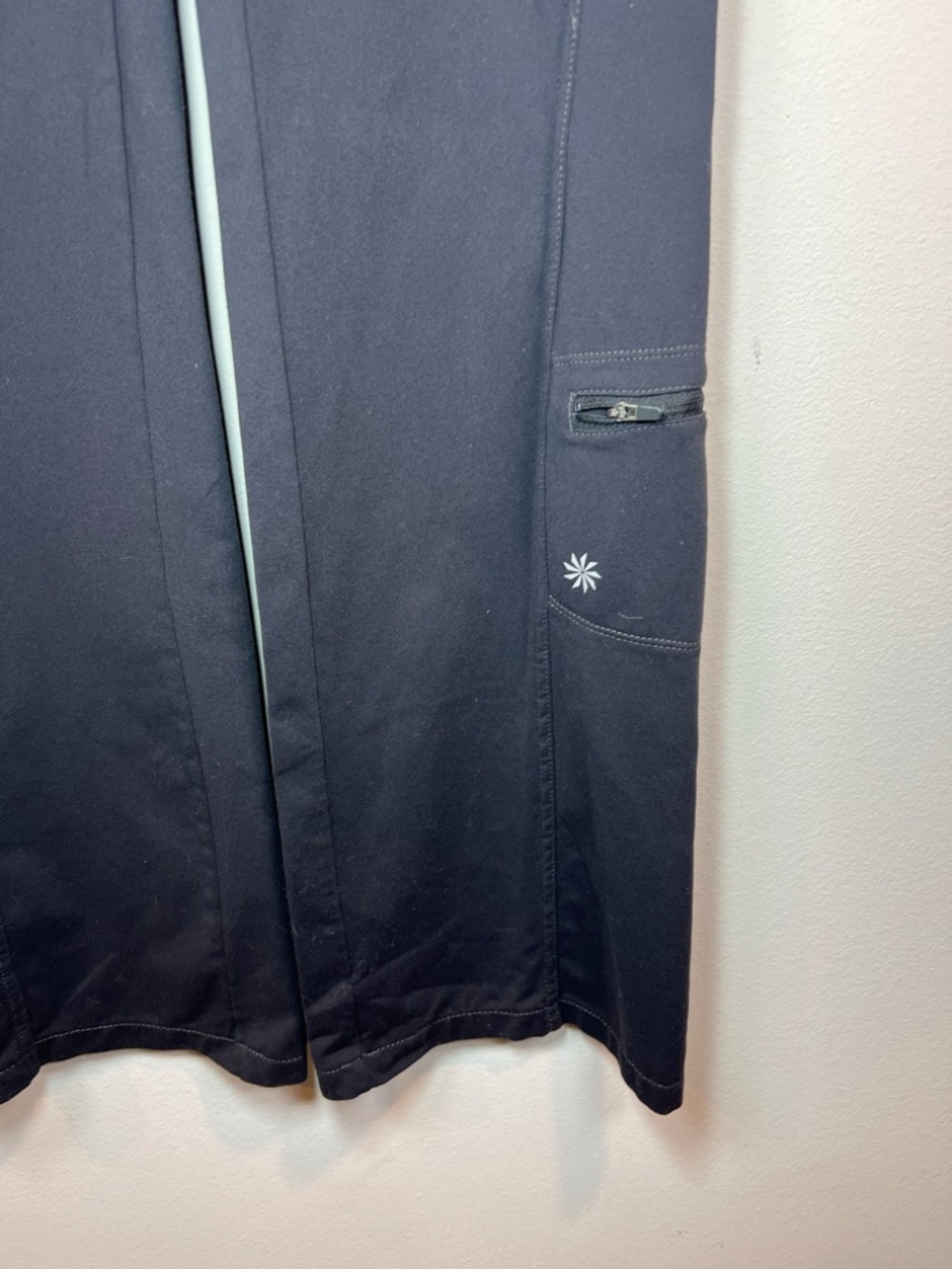 Athleta Pilayo Dipper Pants Dark Gray Pull On Low-Rise Boot-Cut Pockets Sz Small - Picture 5 of 12